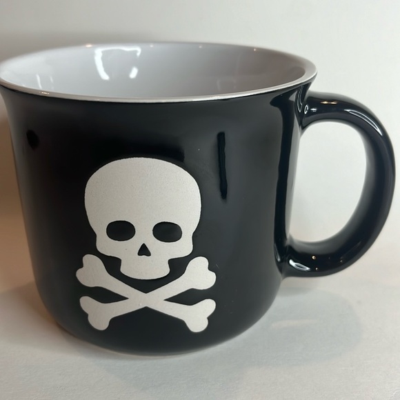 Skull & Crossbones 16oz Mug - Picture 1 of 8